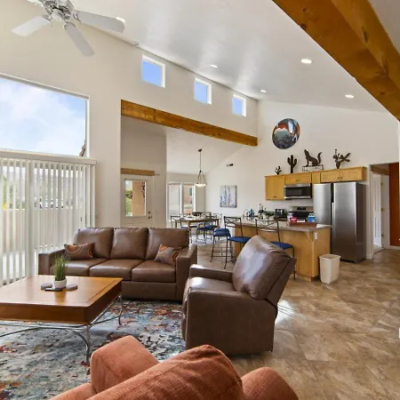 B1- Hidden Valley Villa I Large Patio I Pool And Hot Tub